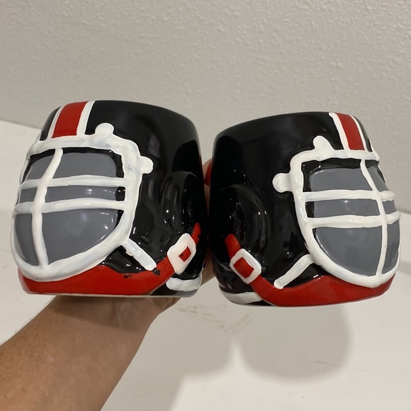 Vintage 1992 Handpainted Original E&B Giftware Ceramic Football Helmet Mugs (2) - Picture 6 of 8
